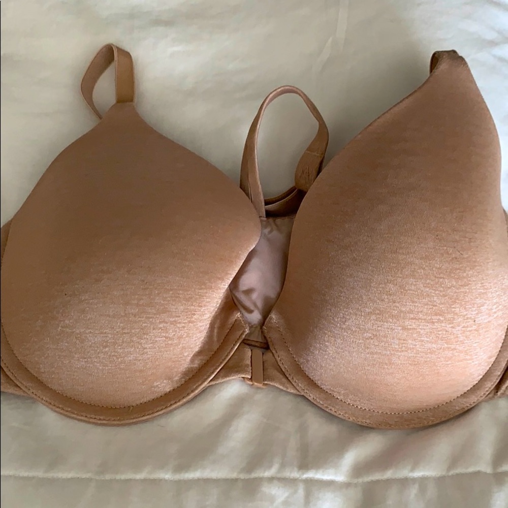 32DD Victoria’s Secret bra